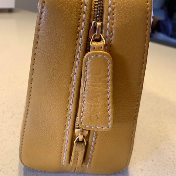 Authentic Chanel Handbag - Picture 2 of 8